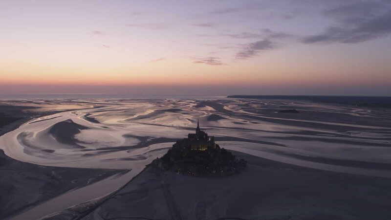 Die Gezeiten in der Bucht des Mont-Saint-Michel gehören zu den stärksten ganz Europas. – Bild: ZDF und Pernel Media./​Pernel Media