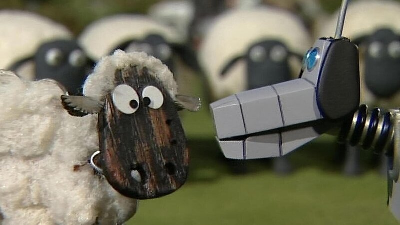 Einem falschen Hund steht ein falsches Schaf gegenüber. Wird der Roboterhund das merken? – Bild: WDR/​Aardman Animation Ltd./​BBC