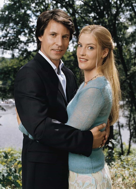 Julia – Wege zum Glück Kapitel 3 Staffel 1, Episode 3 Die grosse Liebe: Roman Rossa als Daniel Gravenberg, Susanne Gärtner als Julia – Bild: SF
