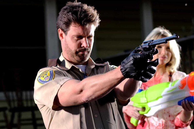 The Walking Deceased - Die Nacht der lebenden Idioten – Bild: 2014 WALKING WITH THE DEAD MOVIE, LLC /​ C4 ENTERTAINMENT Lizenzbild frei