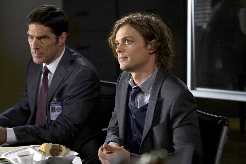 Special Agent Aaron Hotchner (Thomas Gibson)(l.), Dr. Spencer Reid (Matthew Gray Gubler)(r.) – Bild: PLURIMEDIA (ABC /​ Richard Cartwright)