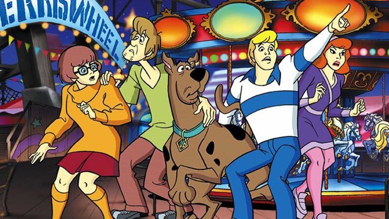 Die dänische Dogge Scooby-Doo und die vier jungen Detektive von Mystery Inc. (v.li.: Velma, Shaggy, Fred und Daphne) machen unerschrocken Jagd auf Verbrecher und lösen jeden noch so mysteriösen Fall. – Bild: Warner Bros. Entertainment I