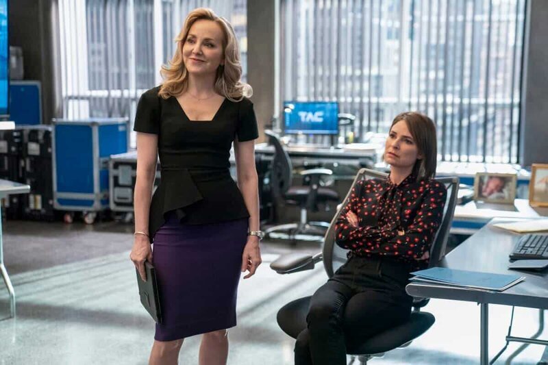 Marissa Morgan (Geneva Carr, l.); Taylor Rentzel (MacKenzie Meehan, r.) – Bild: CH Media/​©2022 CBS Broadcasting Inc. All Rights Reserved./​MANDATORY CREDIT. NO ARCHIVE. NO SALES. FOR NORTH AMERICAN USE ONLY./​Patrick Harbron