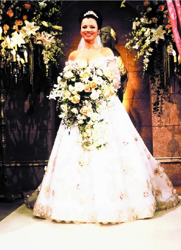 Nanny Frans (Fran Drescher) großer Tag ist gekommen: Sie heiratet heute Mr. Sheffield. – Bild: Warner TV Comedy