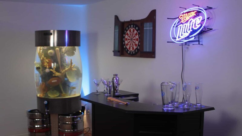 The Keg tank. – Bild: Animal Planet /​ 23384_after-wide shot of bar and