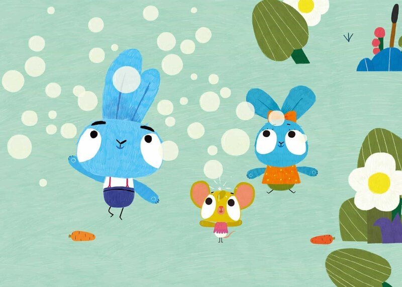 Bop (li.) und Boo (re.) machen Seifenblasen mit ihren Pusterstäbchen. – Bild: Seifenblasen-Sause /​ ©2020 publishing house Glowberry Books LLC.
