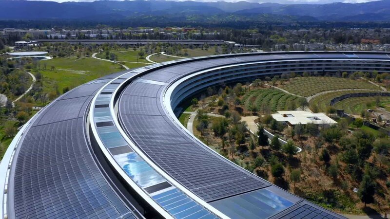 Firmenzentrale der Superlative: Die Form des Apple-Hauptsitzes in Cupertino im kalifornischen Silicon Valley erinnert noch heute an prähistorische Steinkreise. – Bild: ZDF und Pond5./​Pond5