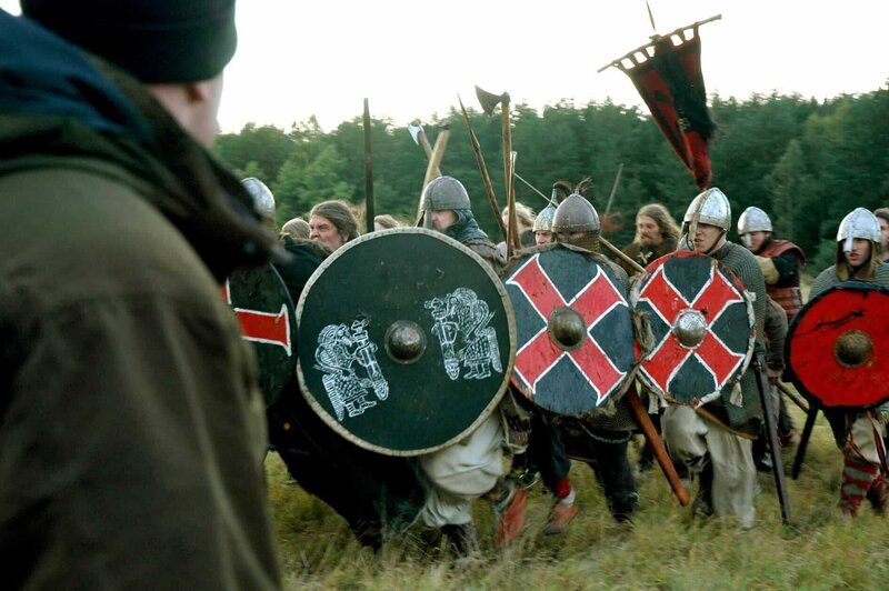 Warriors – Viking Terror, Die Krieger – Wikinger Host Terry Schappert watches on as the Vikings charge. – Bild: National Geographic