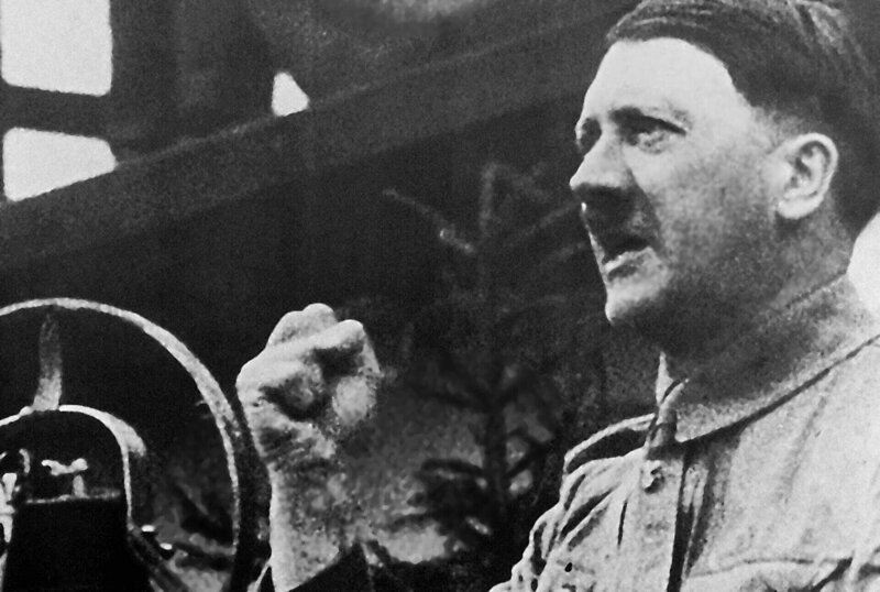 00.00 Comunismo Hitler rompe il patto germano-sovietico e nel 1941 attacca l’URSS. Per Stalin e l’occasione per riguadagnare prestigio liberando l’Europa. – Bild: ZDFinfo