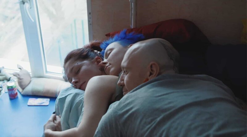 In Russland werden LGBTQIA-Menschen oder Paare, die nicht in das traditionelle Familienmodell passen, gesellschaftlich stigmatisiert. – Bild: ZDF und Barbara Necek