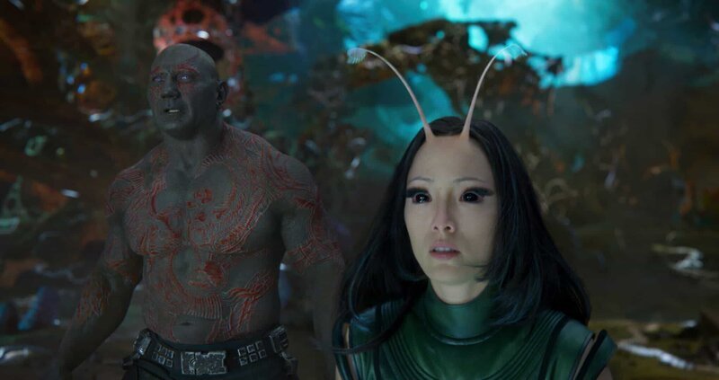 Drax (Dave Bautista, l.); Mantis (Pom Klementieff, r.) – Bild: 2016 Marvel Lizenzbild frei Drax (Dave Bautista, l.); Mantis (Pom Klementieff, r.) – Bild: 2016 Marvel Lizenzbild frei
