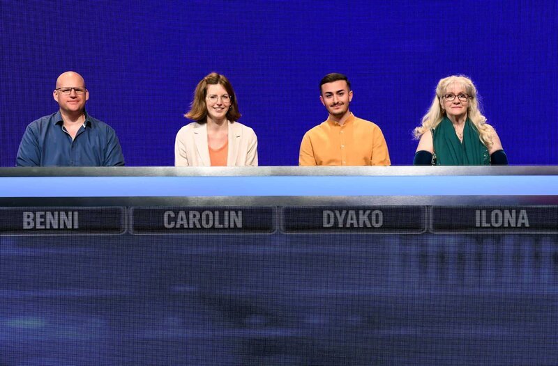 Die Kandidat:innen (v.l.n.r.): Benjamin Boritzka, Carolin Groß, Dyako Suwani und Ilona Werlich. – Bild: ARD/​Uwe Ernst