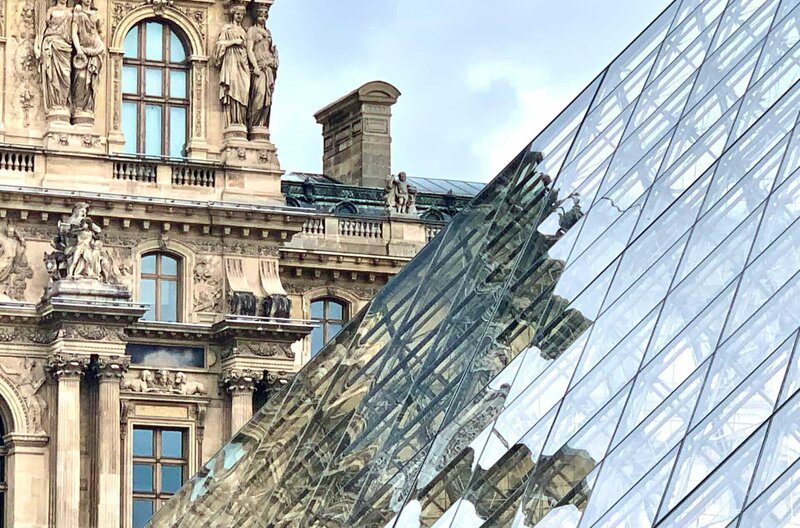 Barock trifft auf Moderne: die Glaspyramiden im Louvre – Bild: BR/​Sabine Reeh /​ Barock trifft auf Moderne: die Glaspyramiden im Louvre