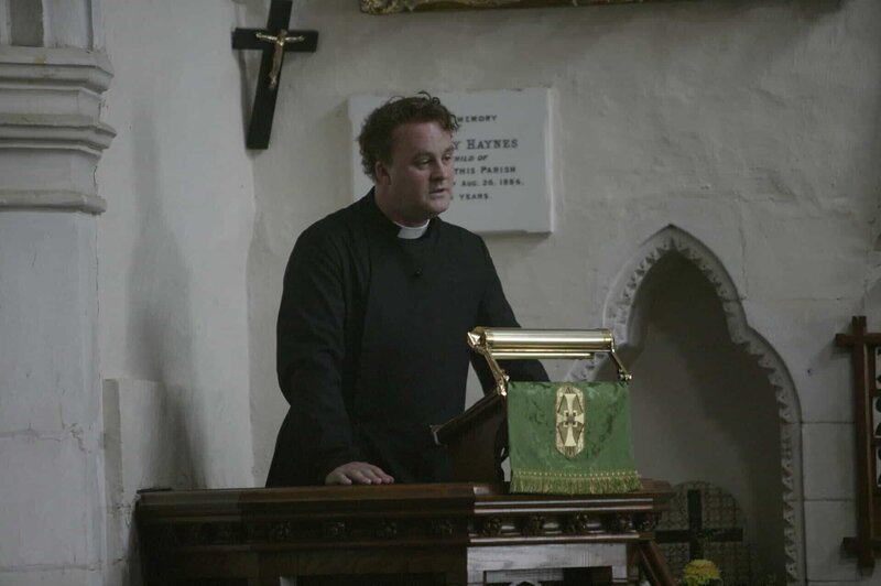 Rev. Leonard Clement (Tim McInnery). – Bild: 2022 ITV Studios Lizenzbild frei