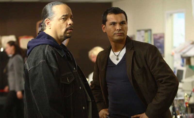 LAW & ORDER: SPECIAL VICTIMS UNIT -- „Screwed“ Episode 8022 -- Pictured: (l-r) Ice-T as Detective Odafin Tutuola, Adam Beach as Detective Chester Blake -- NBC Photo: Eric Liebowitz – Bild: 2006 Universal Network Television (C)13TH STREET Photocredit Mandatory, Editorial Use Only, NO archive, NO Resale