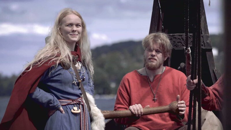 Gudrid Thorbjarnardottir und Thorfinn Karlsefni segeln über den Atlantik ins heutige Kanada. – Bild: ORF/​Cineflix