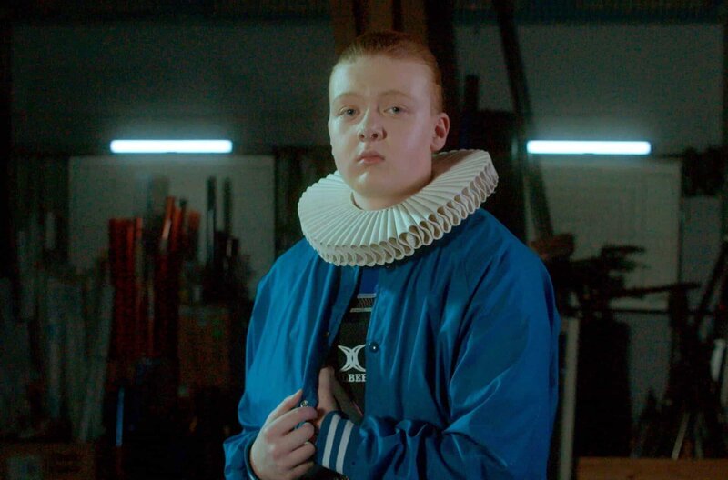 Orlando, meine politische Biografie – Bild: Les Films Du Poisson /​ Der Anblick im Spiegel fiel schwer: Ruben Rizza merkte bereits als Kind, dass etwas anders war.