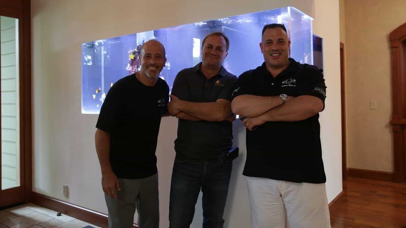 Wayde King and Brett Raymer with John Jordan. – Bild: Animal Planet /​ Photobank 35349_ep713_021.JPG /​ Discovery Communications