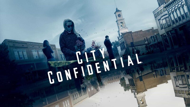 Crimes, the ensuing investigations and the ripple effects they had on communities across the United States are explored in A&E’s iconic true-crime series „City Confidential.“ Narrated by actor Mike Colter, each episode weaves together firsthand accounts and archival footage to explore the crime and its outcome. From small farming towns to big cities, the series takes note of the history and spirit of the area chosen. Many crimes are covered, including missing persons cases, shootings, murders, and public officials caught in compromising situations. – Bild: A&E /​ A&E /​ © A&E Television Networks 1996- /​ © A&E Television Networks 1996–2022. All rights reserved.