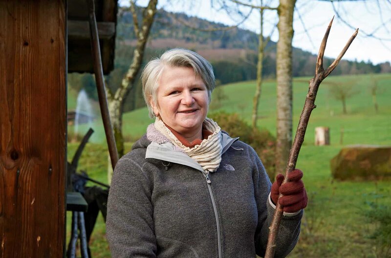 Gastgeberin Brigitte Müllerleile vom Kasperhof im Schuttertal im Schwarzwald. – Bild: WDR/​Melanie Grande