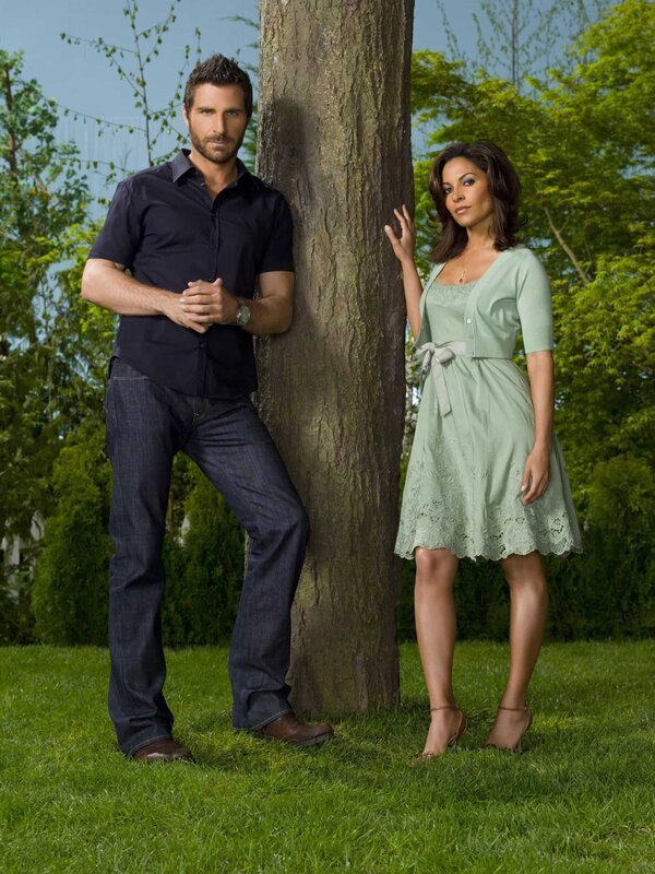 (2. Staffel) – Nobelpreisträger und Workoholic Nathan Stark (Ed Quinn, l.) verliert seine Frau Allison (Salli Richardson, r.) … – Bild: Universal Television Lizenzbild frei