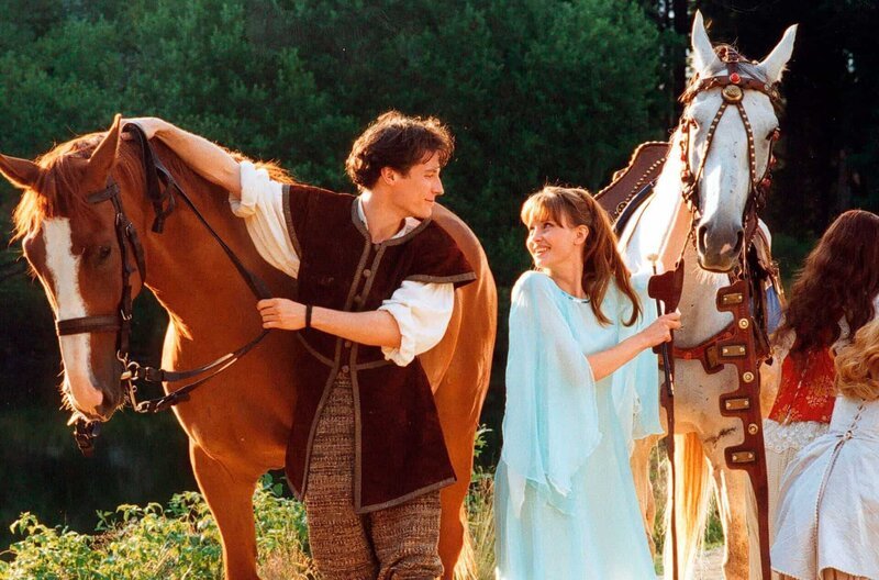 Nun gehören sie einander für immer: Viktor (Max Urlacher) und seine Odette (Jitka Schneider) haben alle Gefahren überstanden. Weiteres Bildmaterial finden Sie unter www.br-foto.de. – Bild: BR/ARTOKO Nun gehören sie einander für immer: Viktor (Max Urlacher) und seine Odette (Jitka Schneider) haben alle Gefahren überstanden. Weiteres Bildmaterial finden Sie unter www.br-foto.de. – Bild: BR/ARTOKO