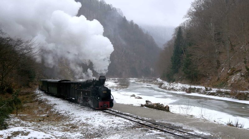 Der legendäre Zug transportierte Reisende von Ost nach West und von West nach Ost. – Bild: ORF/​VISUALIZE