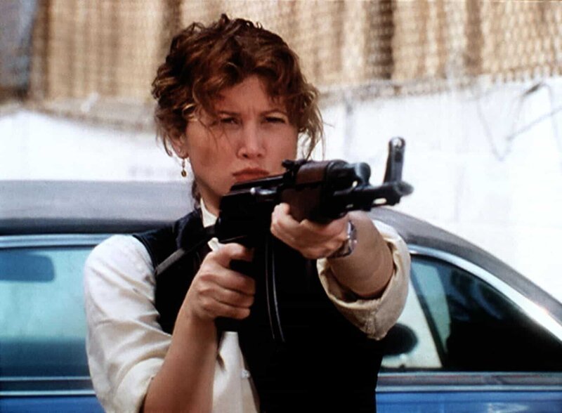 Amy (Tracey Gold), die Undercover-Agentin, hat gefährliche Terroristen in eine Falle gelockt … – Bild: Viacom Lizenzbild frei