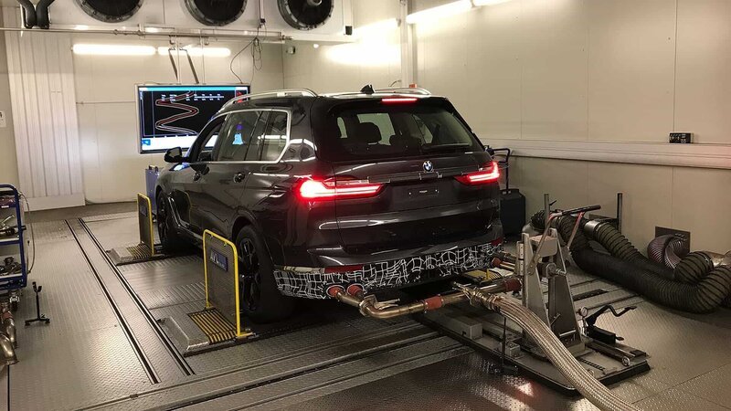 Auch der 621 PS-starke BMW SUV Alpina XB7 wird gründlich getestet, bevor er an Kund*innen ausgeliefert wird. – Bild: N24 Doku Auch der 621 PS-starke BMW SUV Alpina XB7 wird gründlich getestet, bevor er an Kund*innen ausgeliefert wird. – Bild: N24 Doku