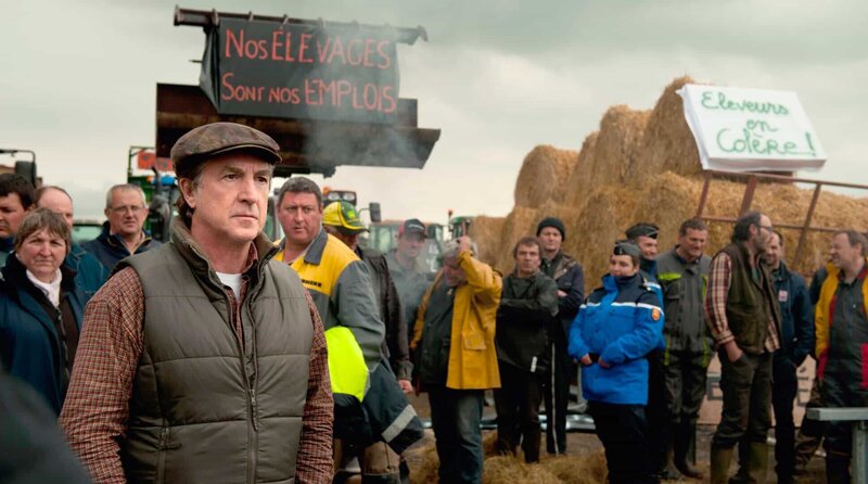 Ein Dorf zieht blank – Bild: rbb/​LEONINE Studios