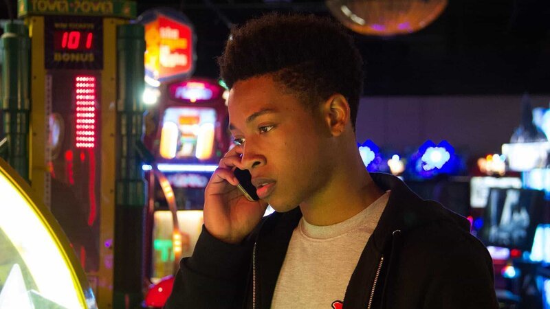 Bo (Jacob Latimore) – Bild: 2017 The Darkside, LLC. All Rights Reserved. Bo (Jacob Latimore) – Bild: 2017 The Darkside, LLC. All Rights Reserved.