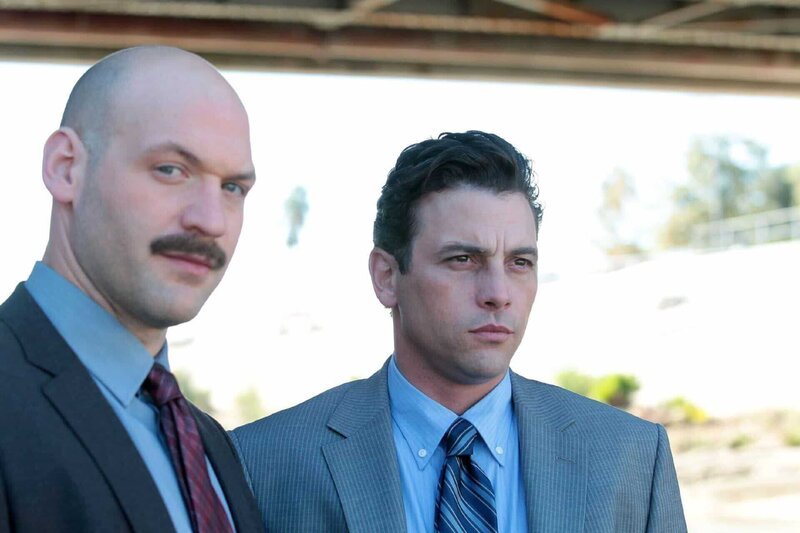 Detective Thomas „TJ“ Jaruszalski (Corey Stoll, l.) und Detective Rex Winters (Skeet Ulrich) – Bild: RTL