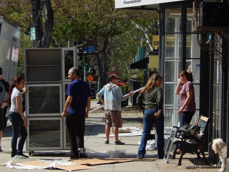 Volunteers working during their renovation. – Bild: Animal Planet Volunteers working during their renovation. – Bild: Animal Planet