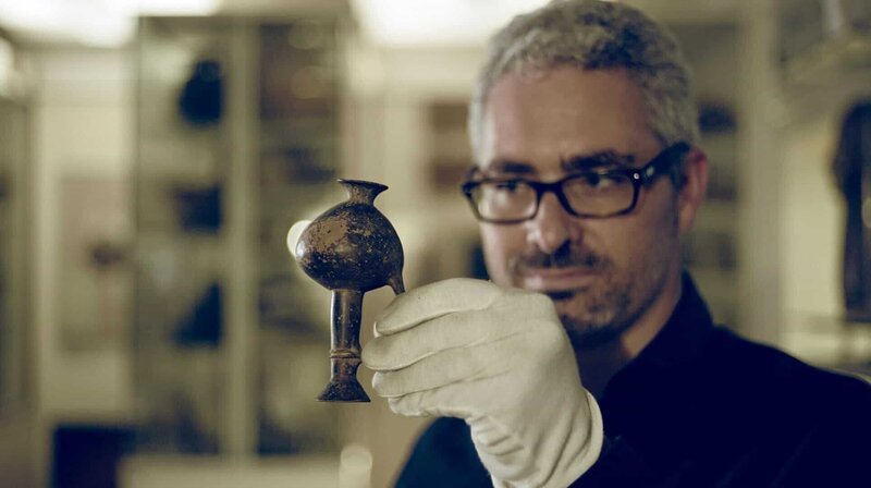 Wissenschaftler in Würzburg fanden Opiumrückstände in einem Krug aus der Bronzezeit. – Bild: phoenix/​ZDF und Sven Bender