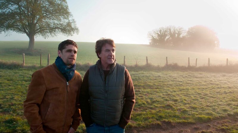 Ein Dorf zieht blank – Bild: rbb/​LEONINE Studios