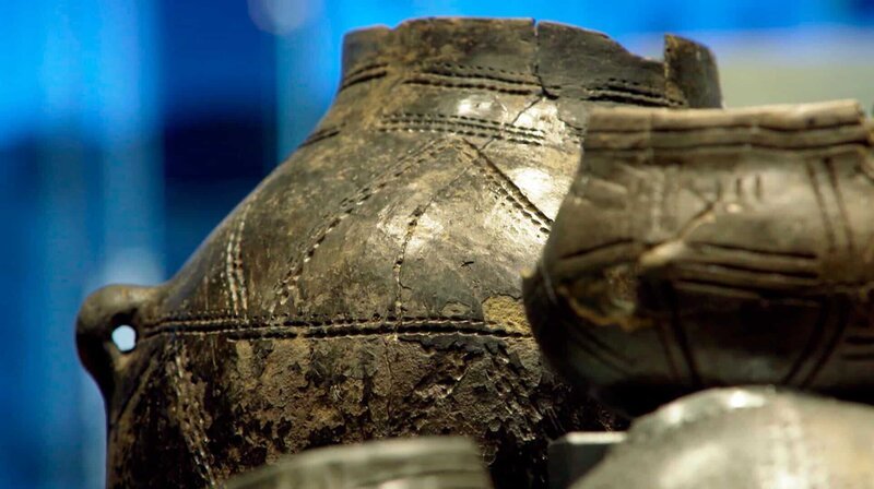 Die erste Keramik Europas, die Bandkeramik, entwickelte sich vor rund 7500 Jahren und gab einer Kultur ihren Namen. – Bild: SWR