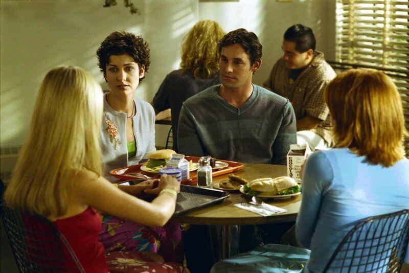 (v.l.n.r.) Buffy (Sarah Michelle Gellar); Kathy (Dagney Kerr); Xander (Nicholas Brendon); Willow (Alyson Hannigan) – Bild: 1999–2000 Twentieth Century Fox Film Corporation. All rights reserved. Lizenzbild frei