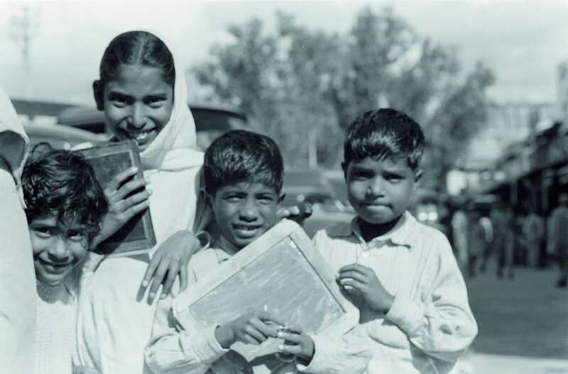 Schulkinder in Kabul, Afghanistan, in den 1950er Jahren – Bild: Library of Congress /​ Library of Congress