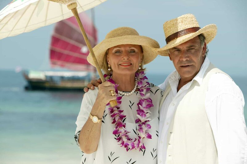 Dorothea von Siethoff (Ruth-Maria Kubitschek), Markus Winter (Christian Kohlund) – Bild: Romance TV
