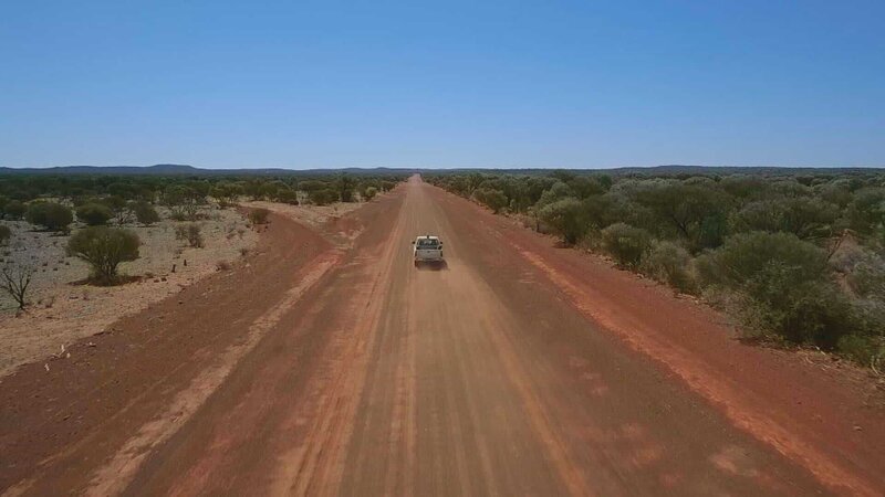 Australian outback. – Bild: Warner Bros. Discovery