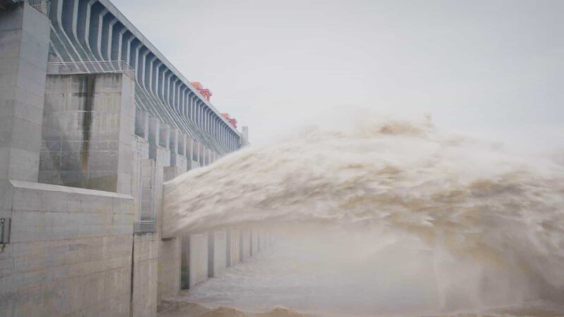 Der Drei-Schluchten-Damm in China ist das größte Wasserkraftwerk der Welt. – Bild: ZDF und Peter Hammann./​Peter Hammann