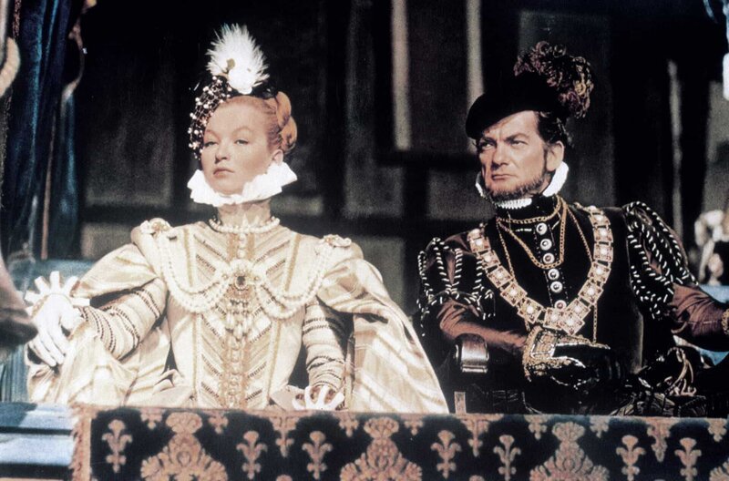 Die Prinzessin von Cleve (Marina Vlady) wohnt zusammen mit ihrem Gatten, dem Prinzen von Cleve (Jean Marais), einem Turnier bei. – Bild: Marcel Dole / Die Prinzessin von Cleve (Marina Vlady) wohnt zusammen mit ihrem Gatten, dem Prinzen von Cleve (Jean Marais), einem Turnier bei. Die Prinzessin von Cleve (Marina Vlady) wohnt zusammen mit ihrem Gatten, dem Prinzen von Cleve (Jean Marais), einem Turnier bei. – Bild: Marcel Dole / Die Prinzessin von Cleve (Marina Vlady) wohnt zusammen mit ihrem Gatten, dem Prinzen von Cleve (Jean Marais), einem Turnier bei.