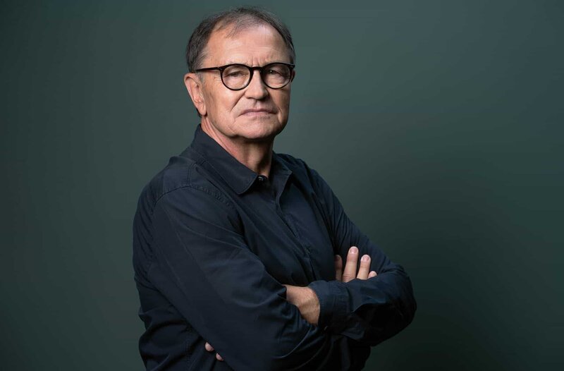 Ewald Lienen ist eine Legende im deutschen Profifußball. Er war einer der besten Linksaußen seiner Zeit und ein erfolgreicher Trainer. – Bild: WDR/Tellux Film/Guido Engels Ewald Lienen ist eine Legende im deutschen Profifußball. Er war einer der besten Linksaußen seiner Zeit und ein erfolgreicher Trainer. – Bild: WDR/Tellux Film/Guido Engels