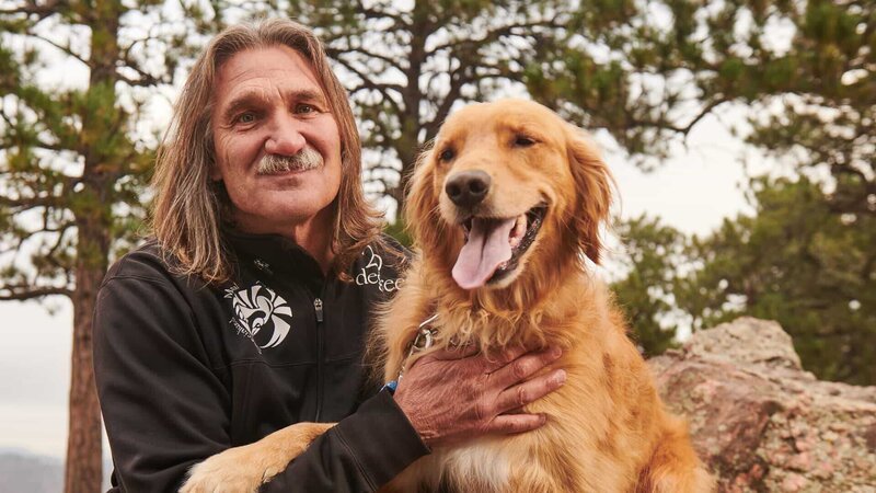 Dr. Jeff Young and his dog Fred as seen on Dr. Jeff: Rocky Mountain Vet. – Bild: Discovery, Inc.