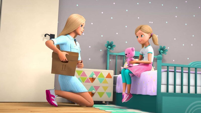 Barbie und ihre Familie ziehen in ihre neue Traumvilla, wo jede Menge Hindernisse auf sie warten. – Bild: Super RTL