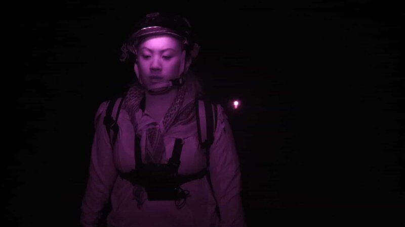 Participant Cassandra Bambi Tran is inside the Darwin Mine. – Bild: Discovery Communications