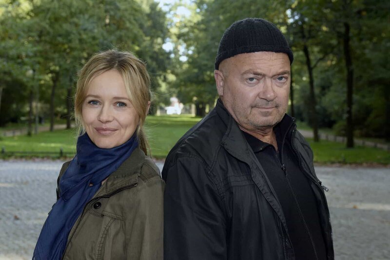 Linett (Stefanie Stappenbeck) und Otto (Florian Martens) – Bild: ZDF /​ Katrin Knoke