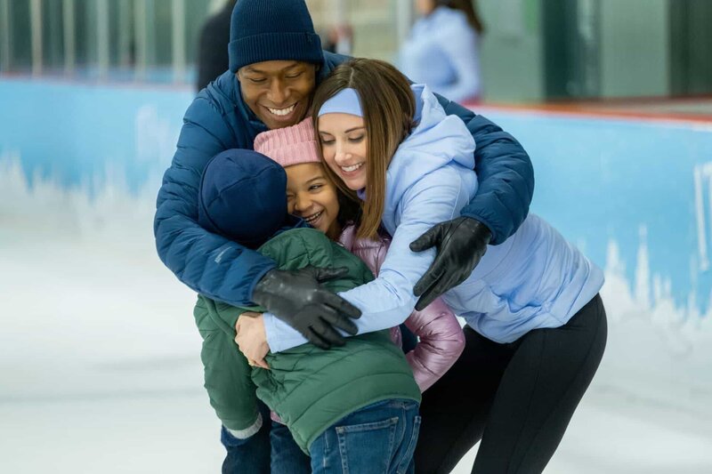 Happiest Season – Bild: ORF/​Pro7/​© 2020 TriStar Productions/​ Lacey Terrell