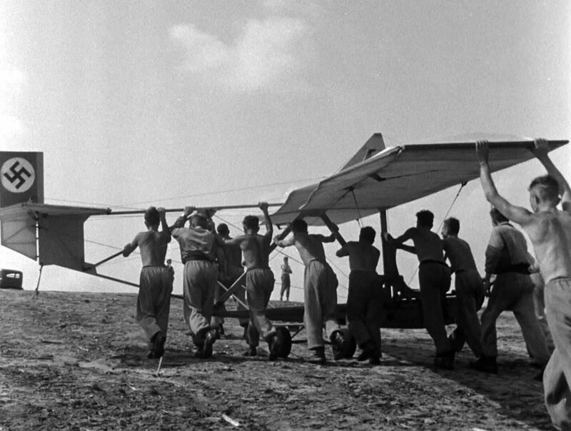 Segelflieger bei Berlin 1937. – Bild: SPIEGEL TV