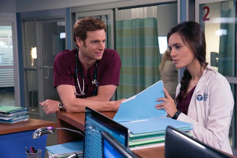 Dr. Will Halstead (Nick Gehlfuss), Dr. Natalie Manning (Torrey DeVitto) – Bild: RTL /​ NBC Universal /​ Episodic /​ Elizabeth Sisson/​NBC /​ Plan B